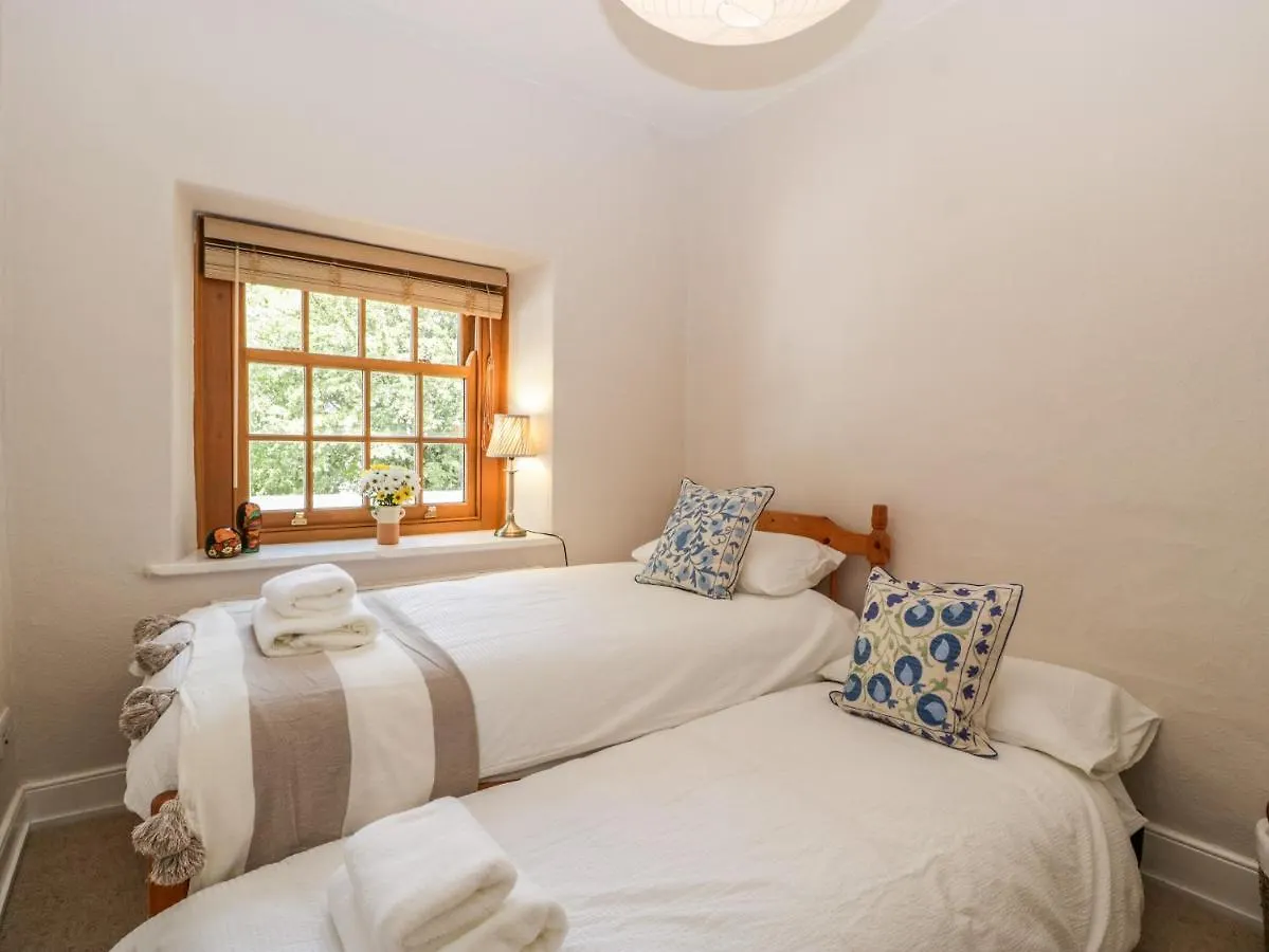 Redwood Cottage Bristol Holiday home
